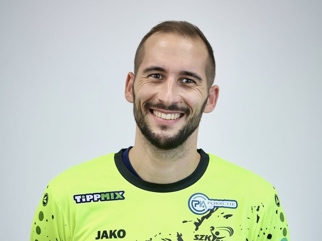 Holló Balázs a következő szezonban is a Miklósi Medvéket erősíti