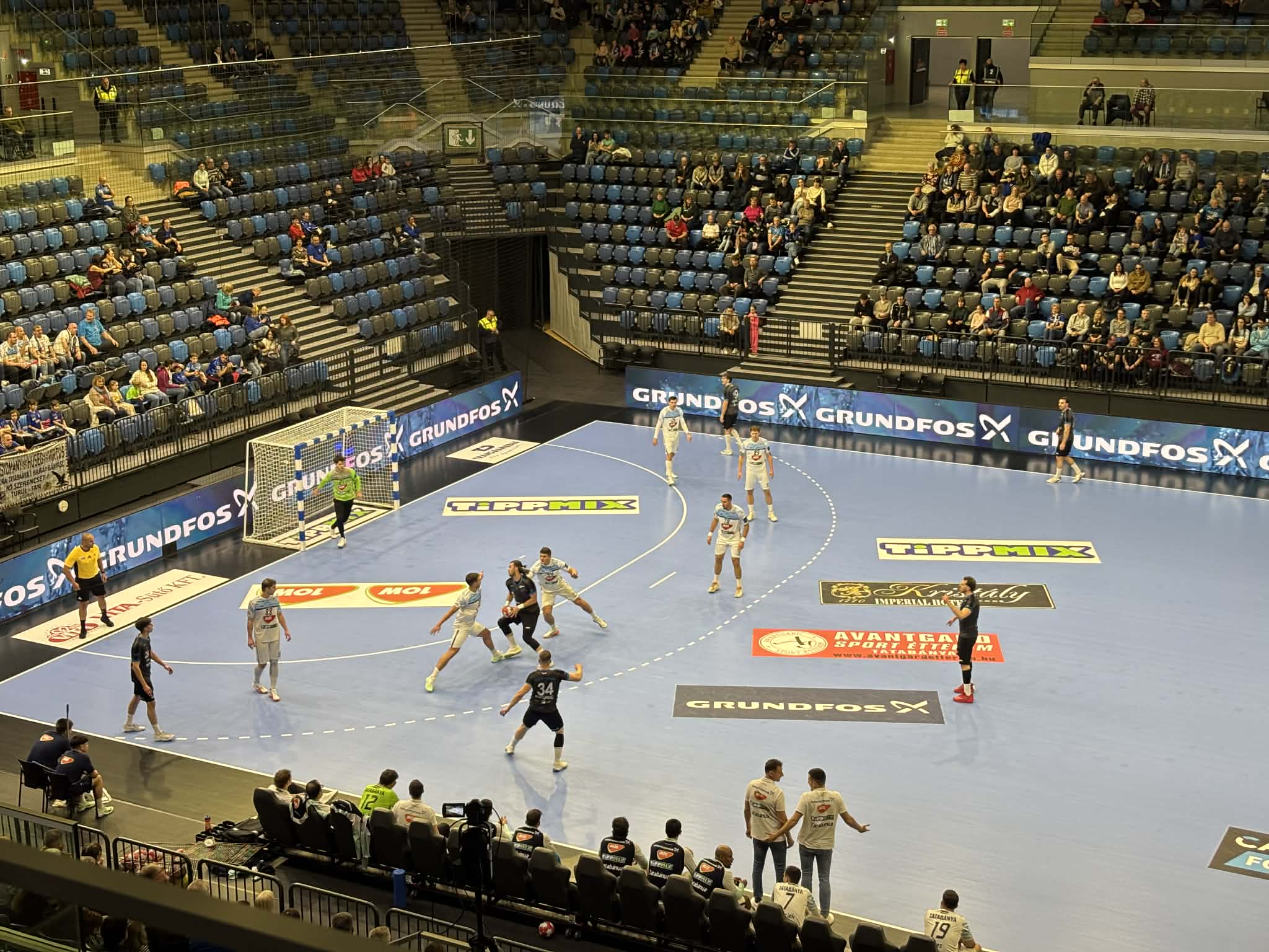 Hiába a félidei bravúr, négygólos vereséget szenvedtünk Tatabányán